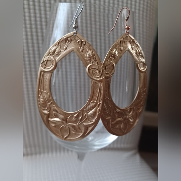 Real Copper Earrings / Gold Tone Flower design hand made - Picture 9 of 9